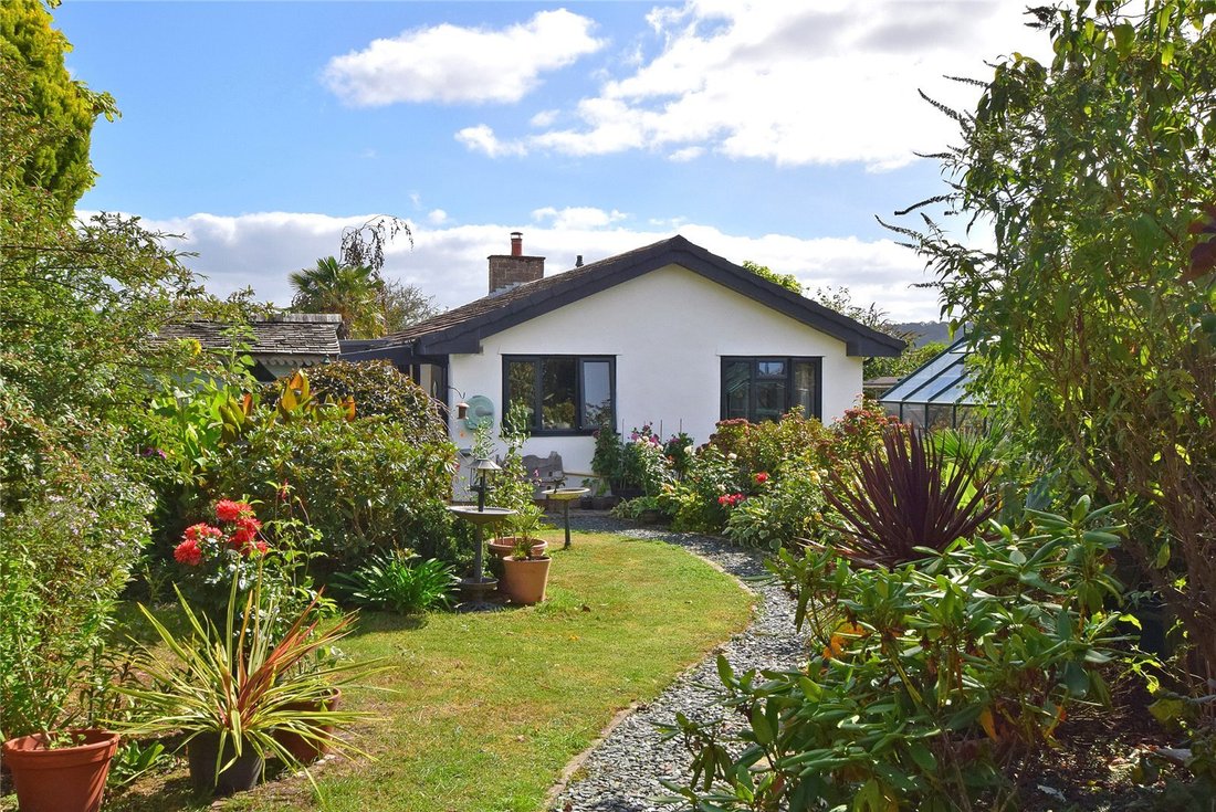 Bungalow in Colyford, England 1 - 18806432