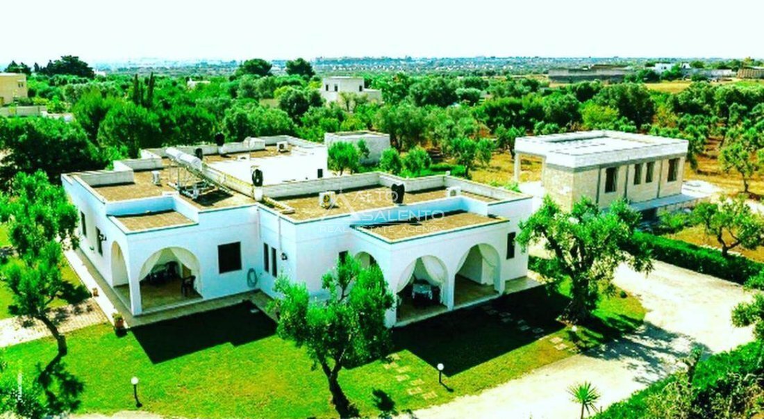 Villa en Carovigno, Apulia, Italia 1 - 18808351