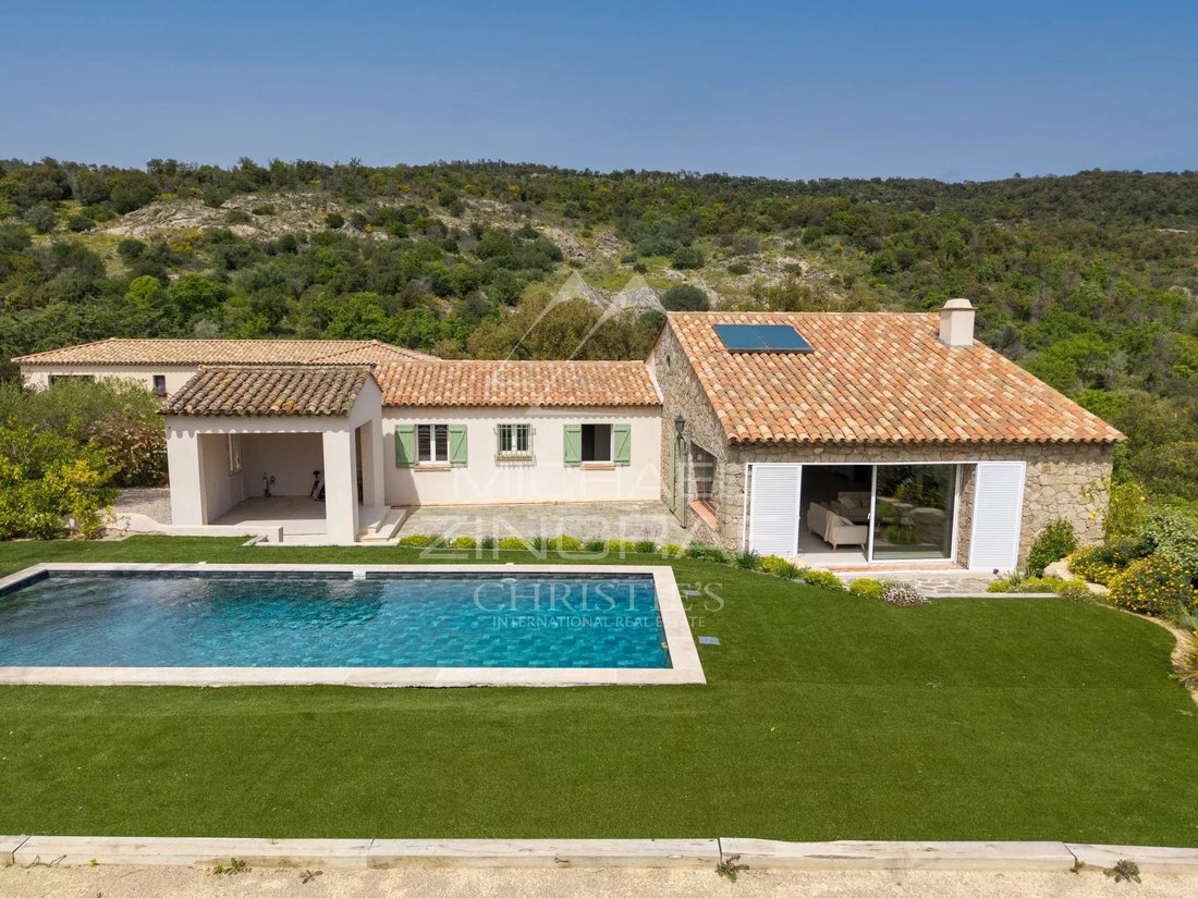 Villa in Le Plan-de-la-Tour, Provence-Alpes-Côte d'Azur, France 3 - 18807116