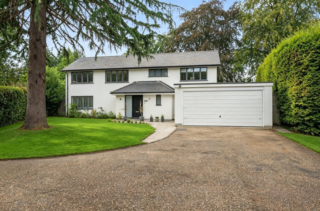 House in Sheerwater, Woking, England 1 - 18806502