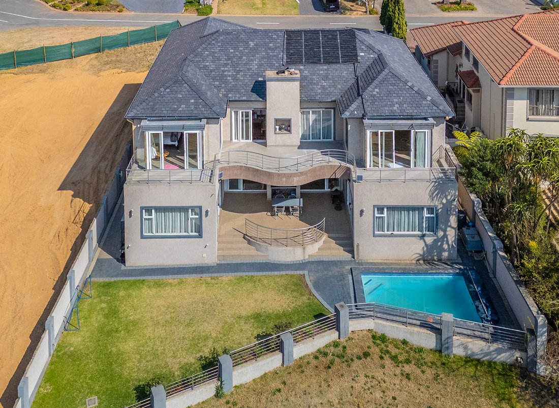 Country House in Blue Valley Golf Estate, Gauteng, South Africa 1 - 18809001