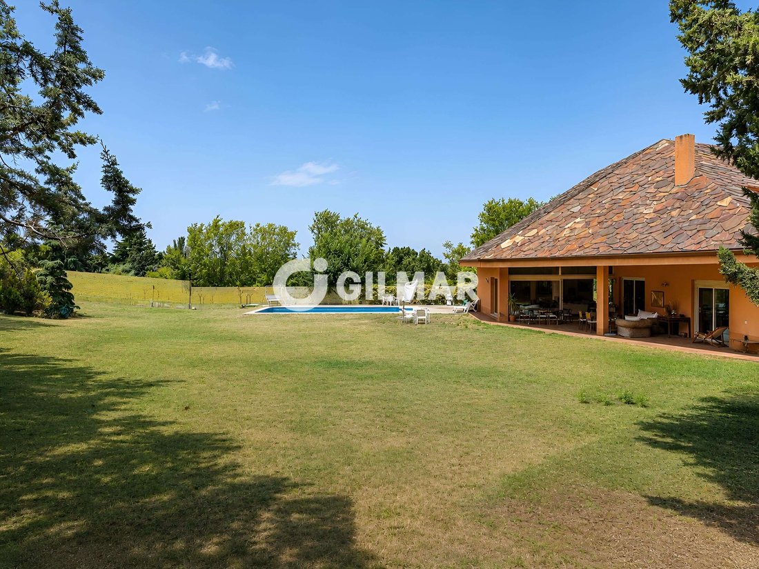 Villa in Somosaguas, Pozuelo de Alarcon, Comunidad de Madrid 2 - 18808364