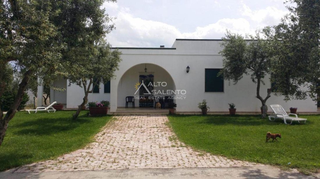 Villa en Carovigno, Apulia, Italia 3 - 18808351