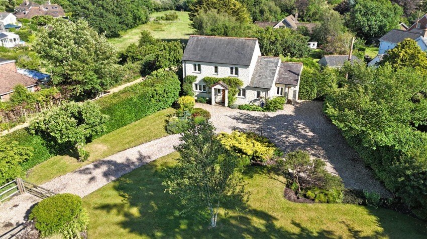 House in Sway, England 1 - 18808211