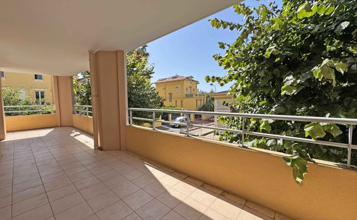 Apartment in Plan de Noves, Vence, France 1