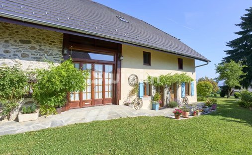 House in Sud, Reignier-Esery, France 1
