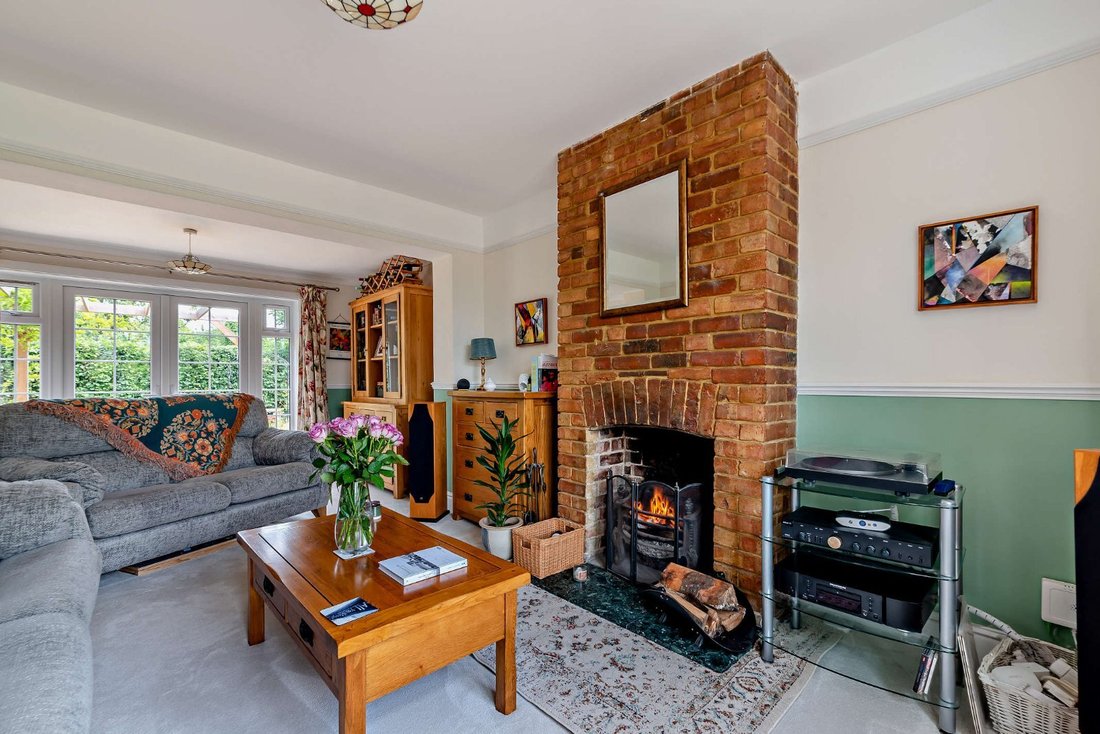 House in Rowledge, Lower Bourne, England 4 - 18806481
