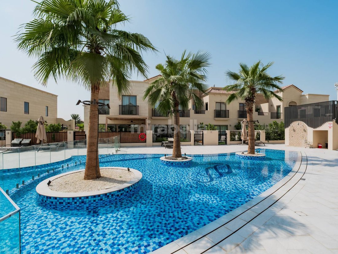 Townhouse in Jumeirah Golf Estates, Dubai, United Arab Emirates 3 - 18298245