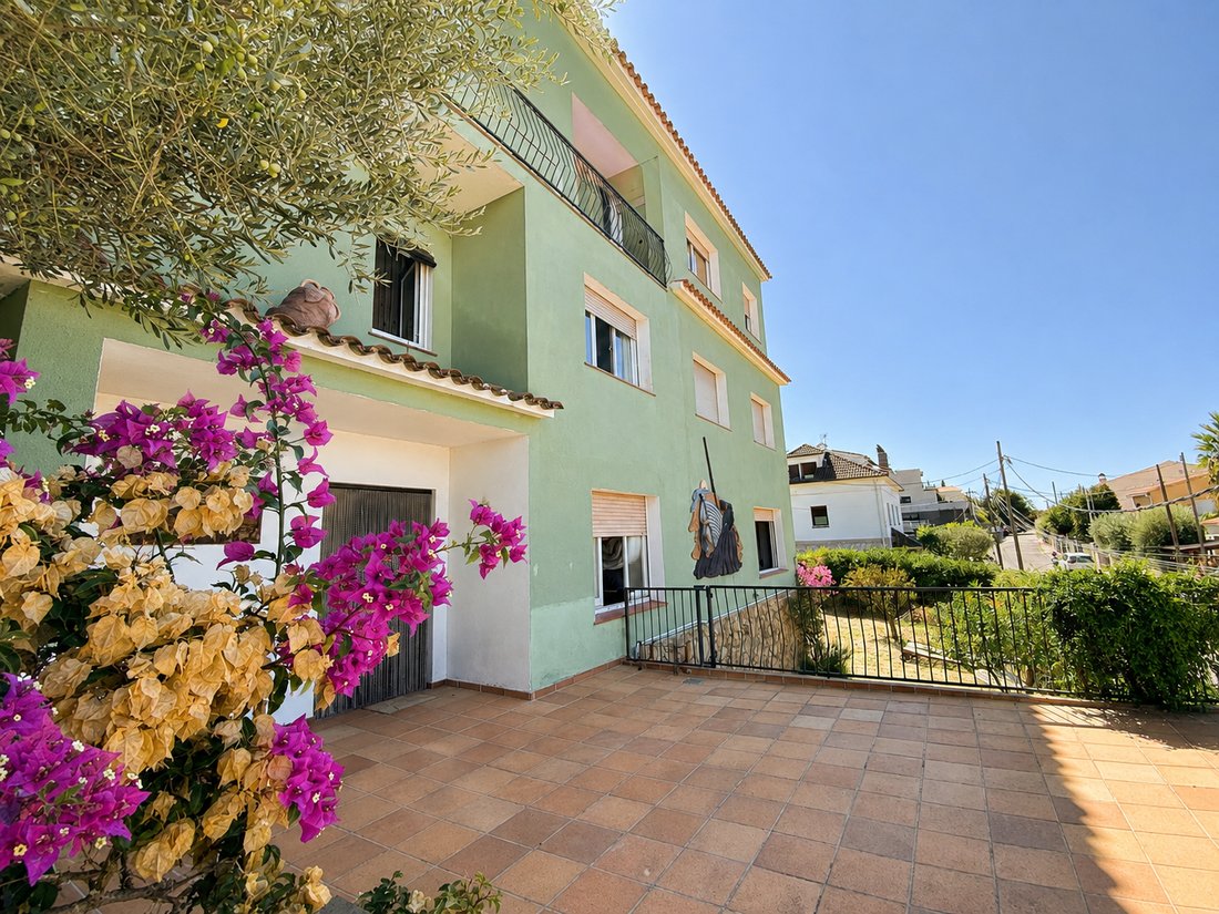 Chalet in Arenys de Mar, Catalonia, Spain 1 - 18807713