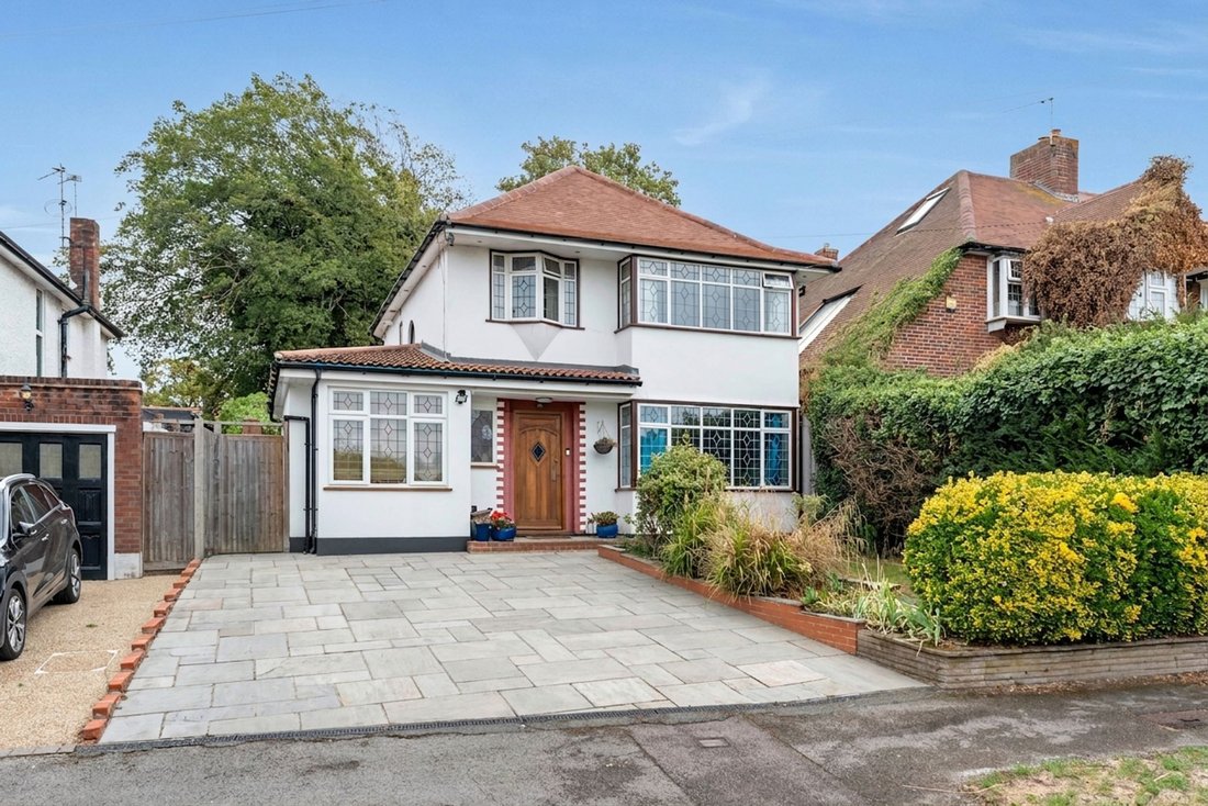 House in London Borough of Sutton, England 1 - 18808052