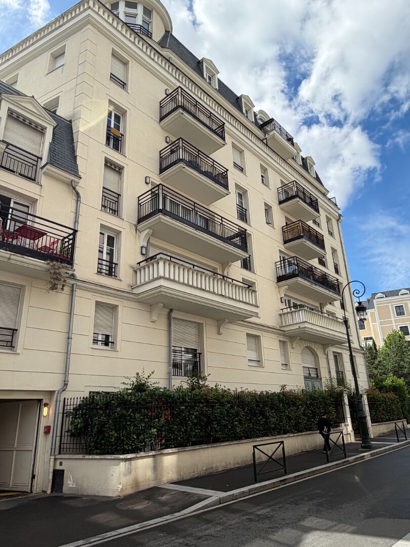 Apartment in Puteaux, Ile-de-France, France 1 - 18807493