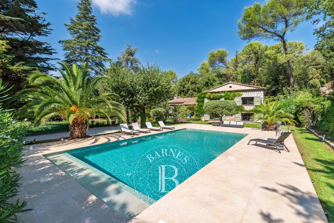 Villa à Nord, Roquefort-les-Pins, France 1 - 18807073