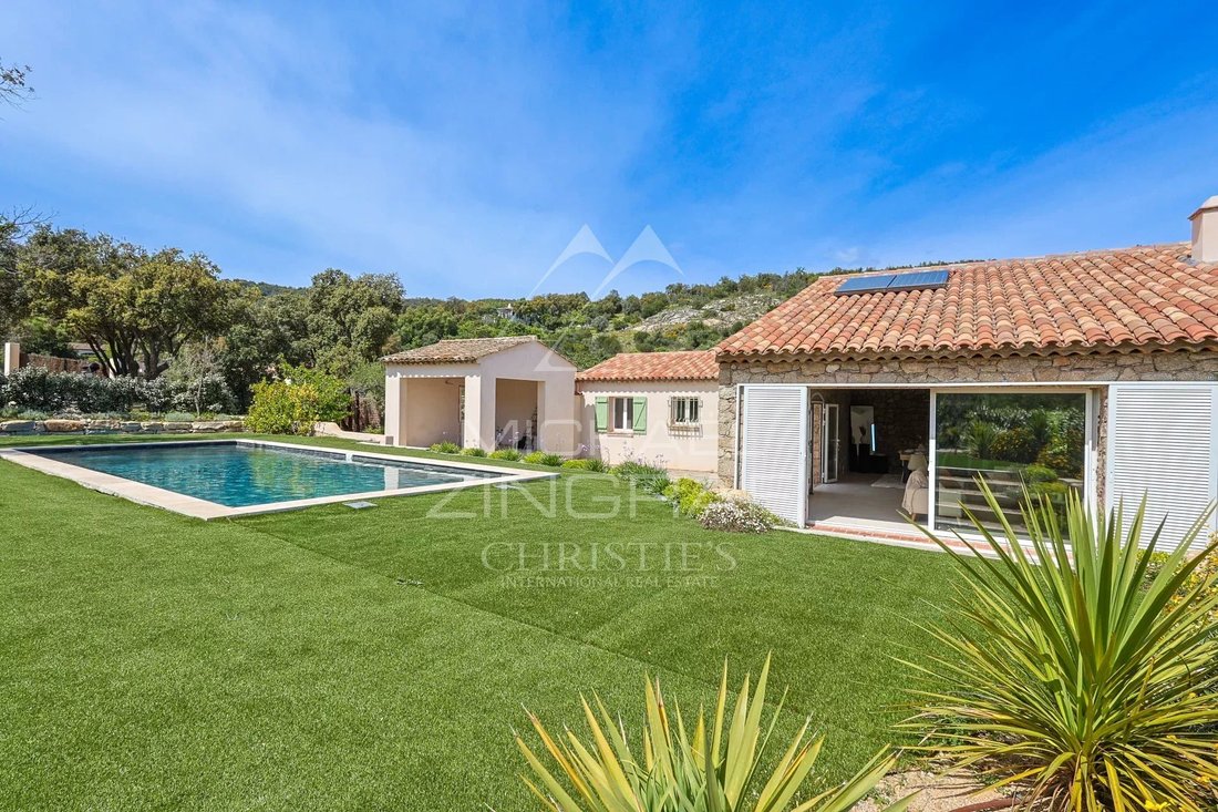 Villa in Le Plan-de-la-Tour, Provence-Alpes-Côte d'Azur, France 2 - 18807116