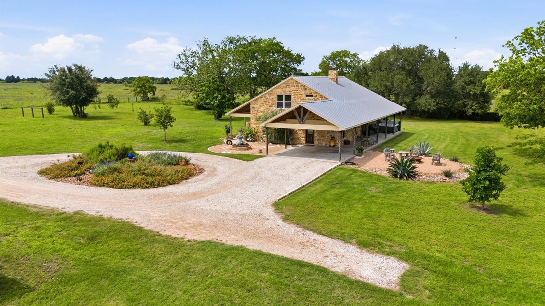 House in Schulenburg, Texas, United States 2 - 18807907