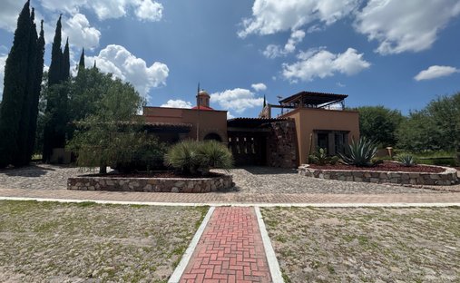 House in Atotonilco, Guanajuato, Mexico 1