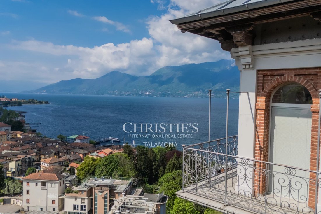 Villa in Luino, Lombardy, Italy 4 - 18806450