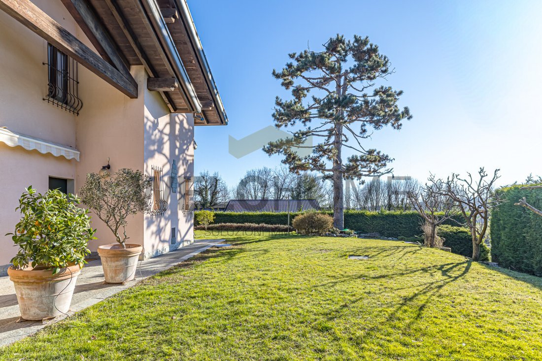 Villa in Montorfano, Lombardy, Italy 5 - 16907858