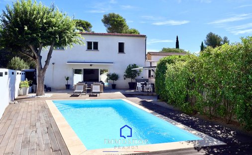 Villa in La Barasse, Marseille, Provence-Alpes-Côte d'Azur 1