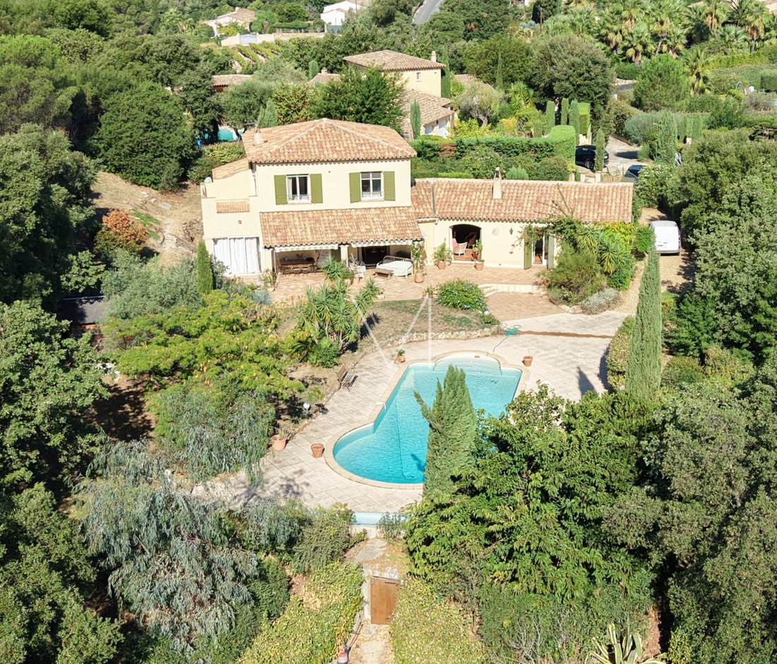 Casa en Le Plan-de-la-Tour, Provenza-Alpes-Costa Azul, Francia 2 - 18807210