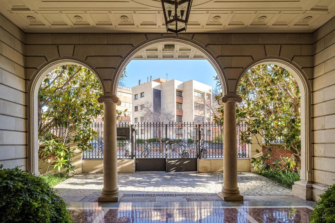 Apartment in Sarrià-Sant Gervasi, Barcelona, Spain 2 - 18806659