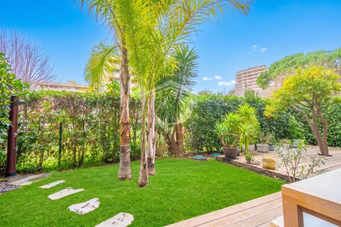 Apartment in Antibes, Provence-Alpes-Côte d'Azur, France 1 - 17139393