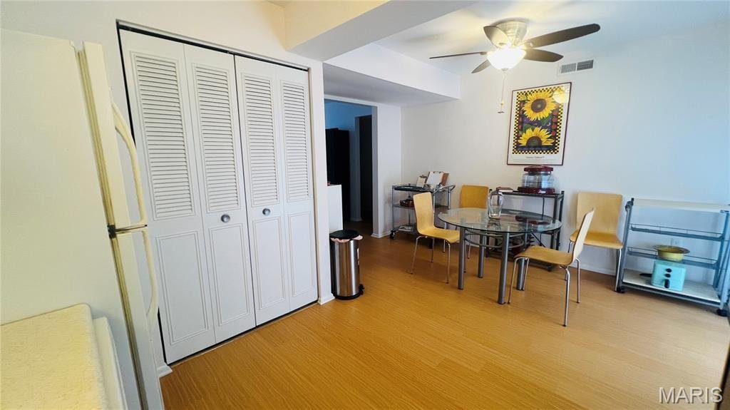 Condominio en Bridgeton, Misuri, Estados Unidos 3 - 18807840