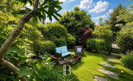 House in Suresnes, Ile-de-France, France 1