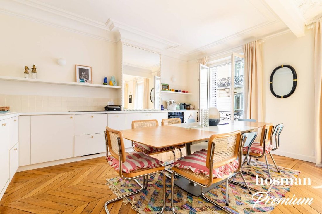 Apartment in Mairie, Paris 8e Arrondissement, Paris 4 - 18806594