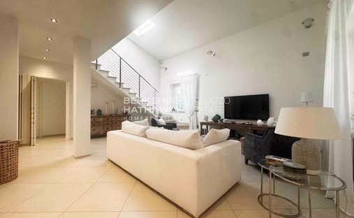 Villa à Motrone, Pietrasanta, Italie 1