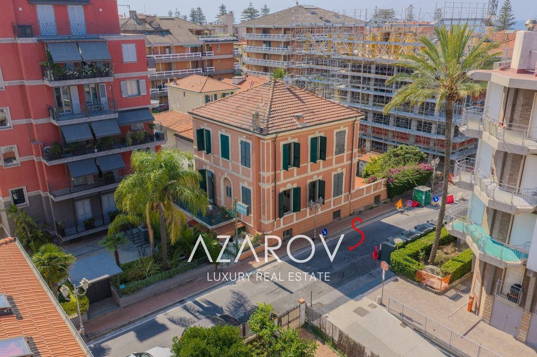 Villa in Bordighera, Liguria, Italy 1 - 18806745