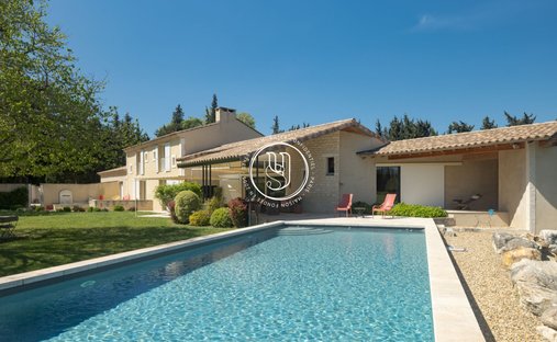 Villa in Saint-Rémy-de-Provence, Provence-Alpes-Côte d'Azur, France 1