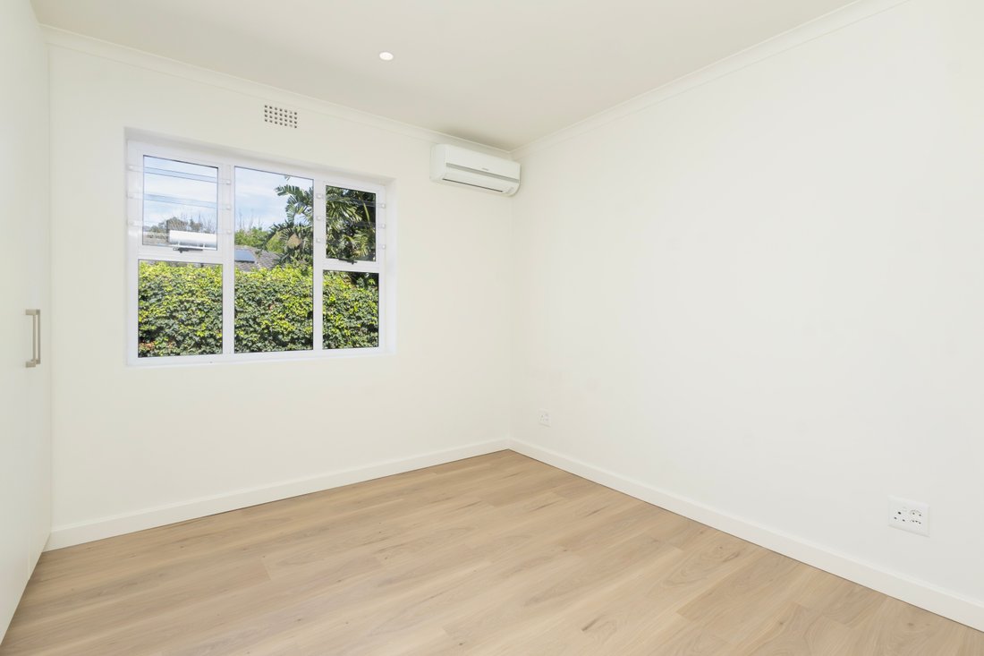 House in Tokai, Muizenberg Mountains, Cape Town 3 - 18807504