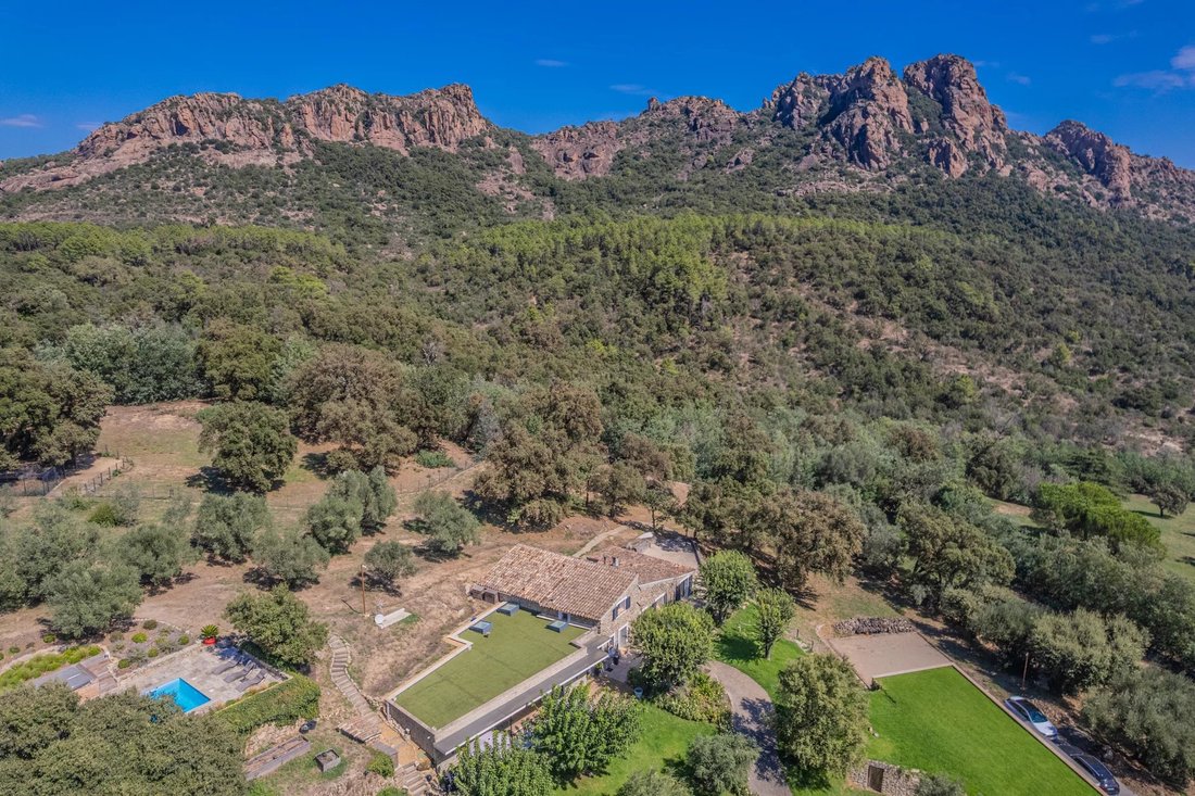 Villa à Ecarts, Roquebrune-sur-Argens, France 2 - 18749723