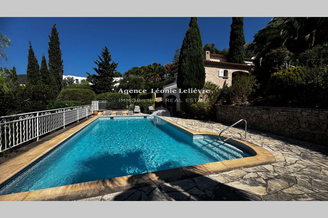Villa in Les Issambres, Roquebrune-sur-Argens, France 4 - 18807130