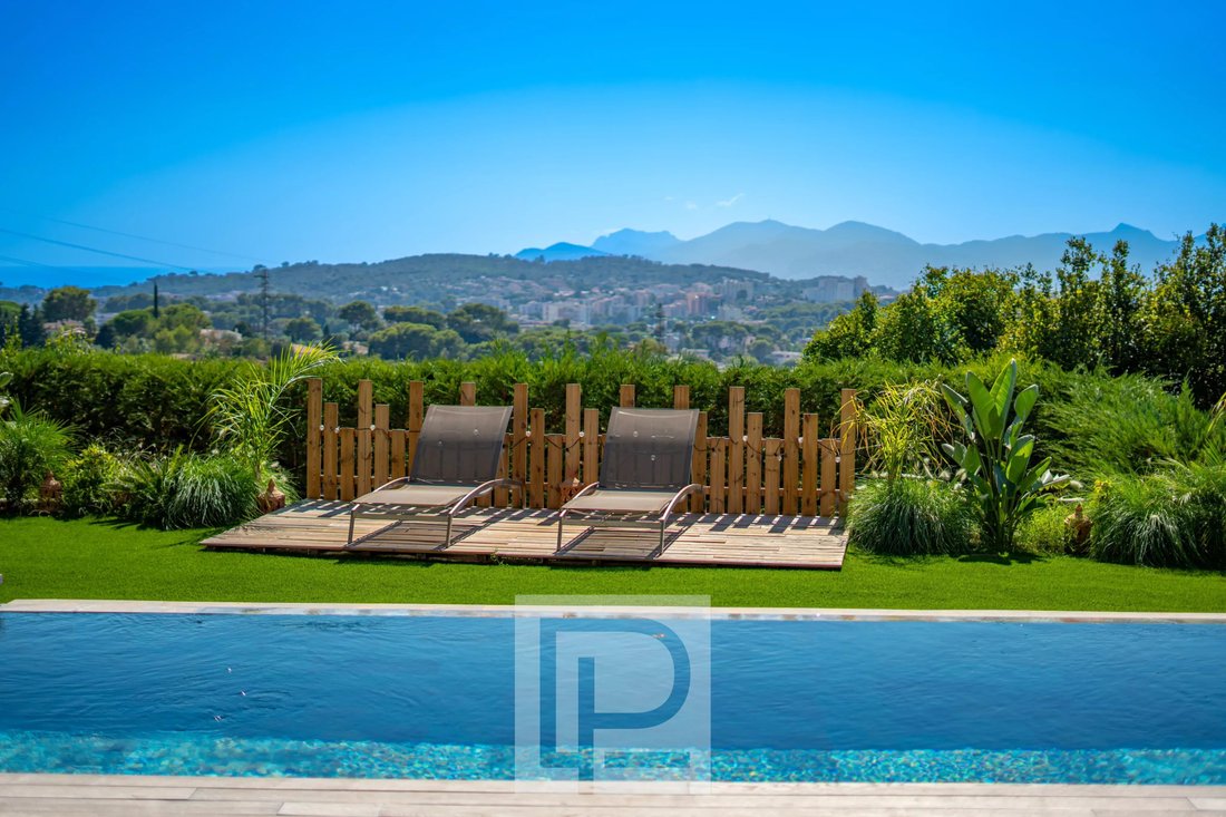 Villa in Mougins, Provence-Alpes-Côte d'Azur, France 3 - 18806953