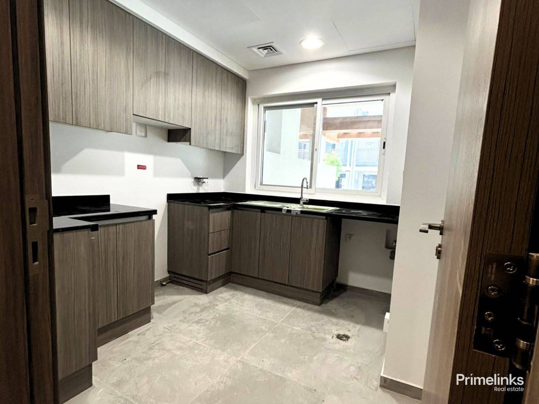 Townhouse in Damac Hills 2, Dubai, United Arab Emirates 4 - 18640398