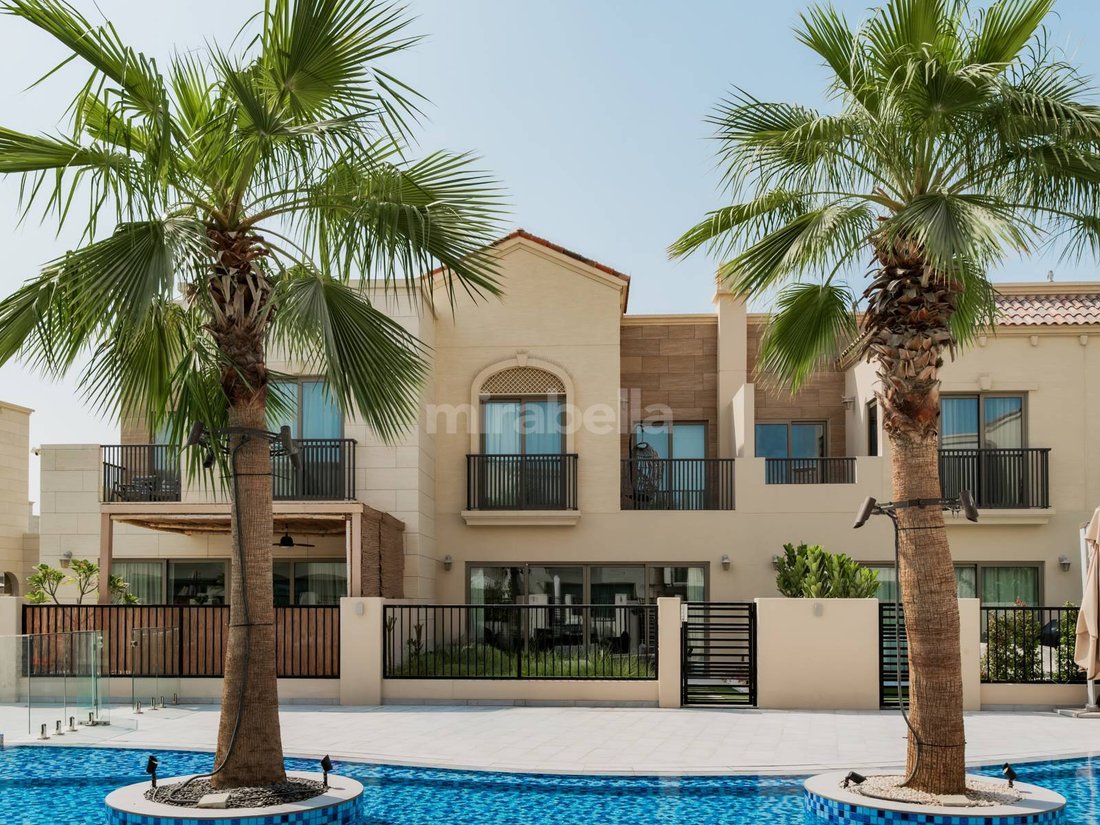 Townhouse in Jumeirah Golf Estates, Dubai, United Arab Emirates 1 - 18298245