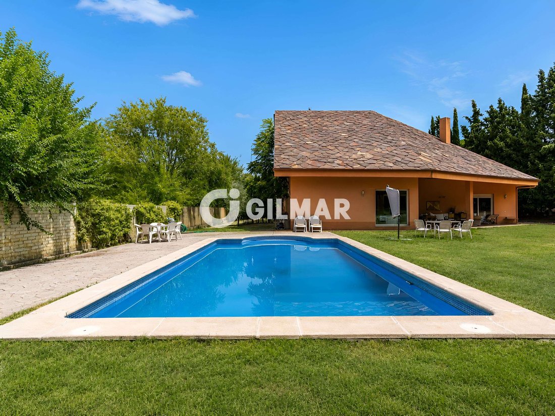Villa in Somosaguas, Pozuelo de Alarcon, Comunidad de Madrid 3 - 18808364
