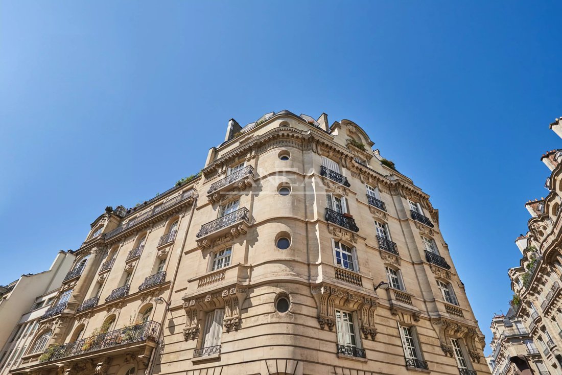Apartment in Europe, Paris 8e Arrondissement, Paris 2 - 18807089
