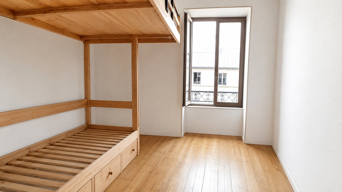 Apartment in Palais Royal, Paris 1er Arrondissement, Paris 4 - 18808660
