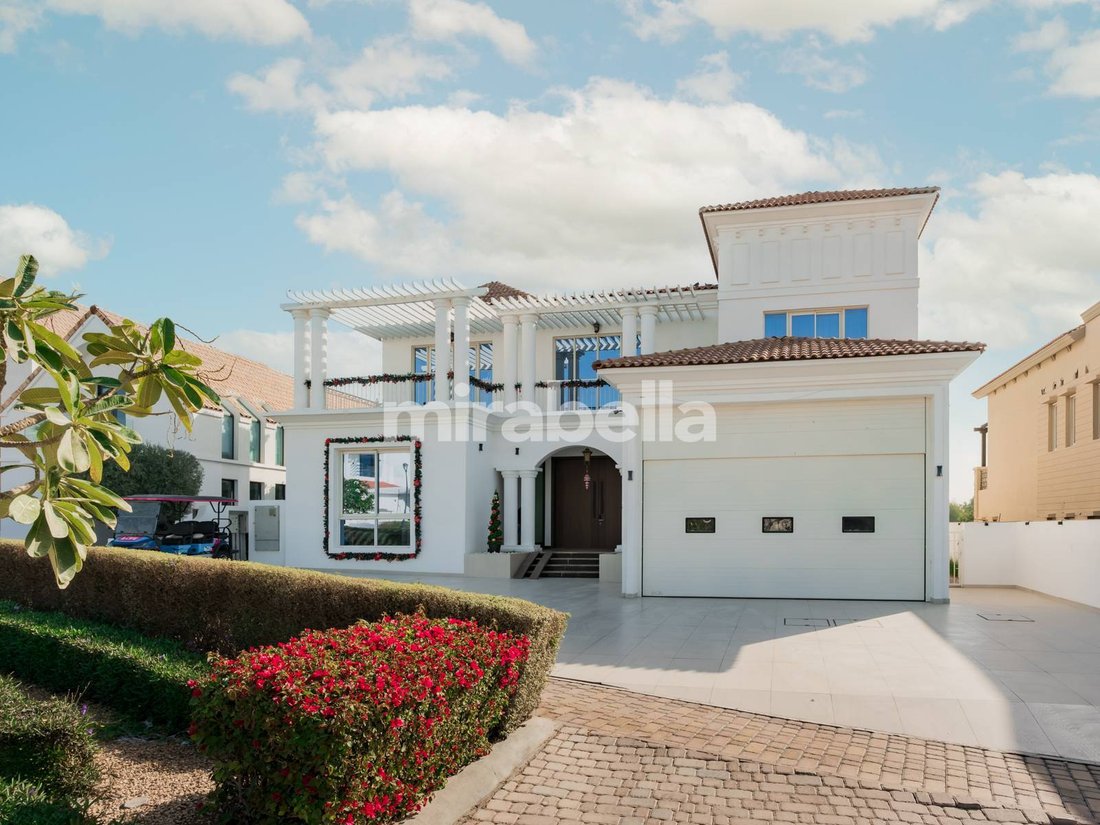 Villa in Jumeirah Golf Estates, Dubai, United Arab Emirates 1 - 18806577