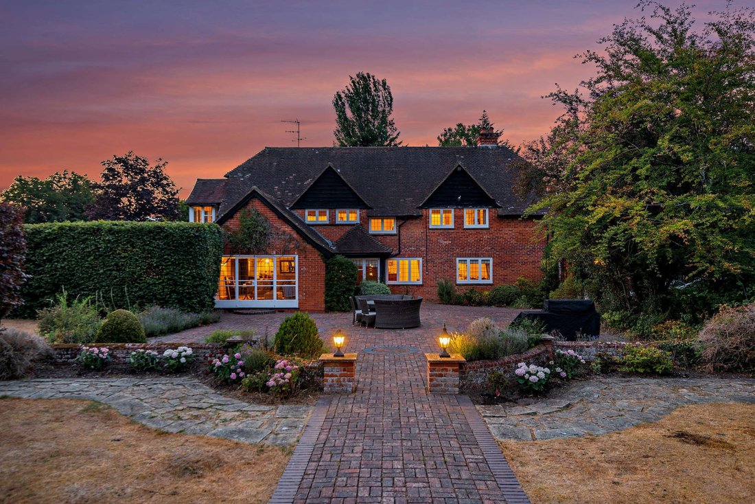 House in Mattingley, England 1 - 18806501