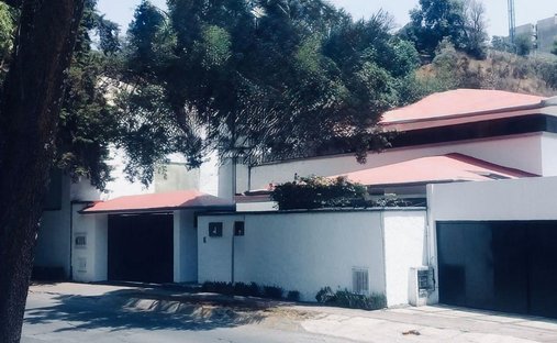 House in Naucalpan de Juárez, State of Mexico, Mexico 1