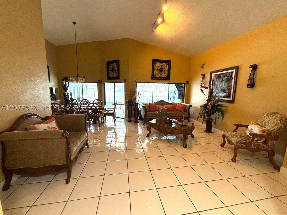 House in Hialeah, Florida, United States 4 - 18805650