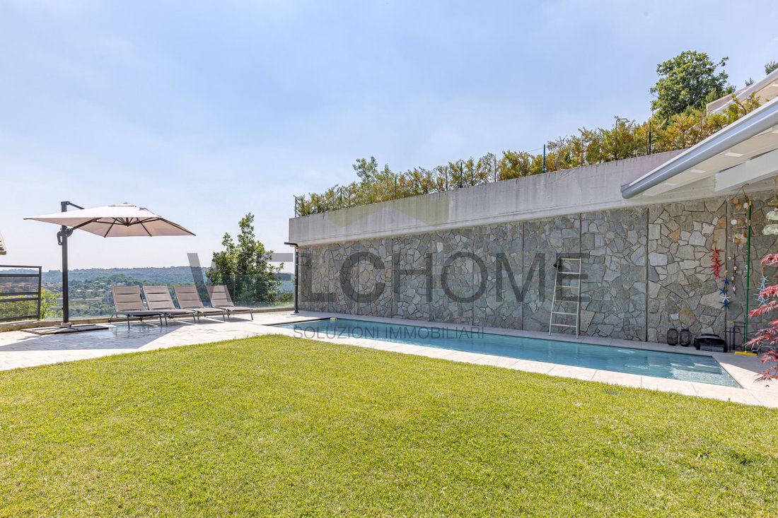 Villa in Tavernerio, Lombardy, Italy 2 - 18048996