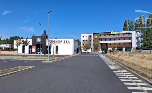 Fresnes, Centre-Val de Loire, France 1