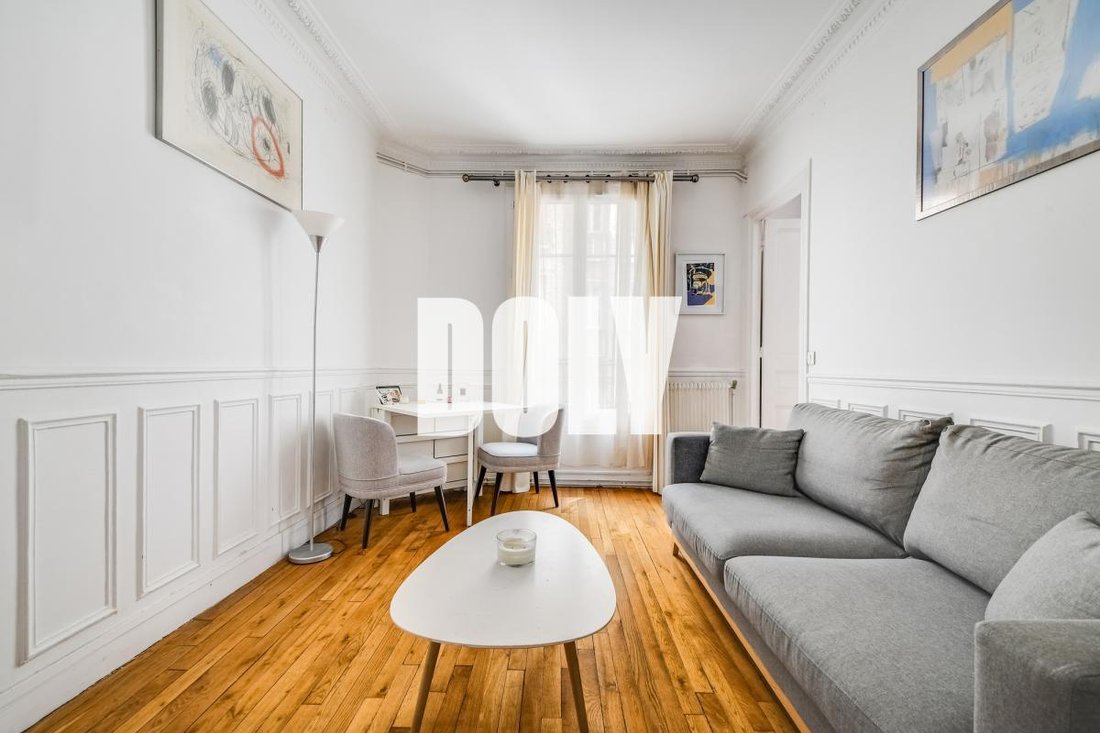 Apartment in Grandes Carrières-Clichy, Paris 18e Arrondissement, Paris 2 - 18806660