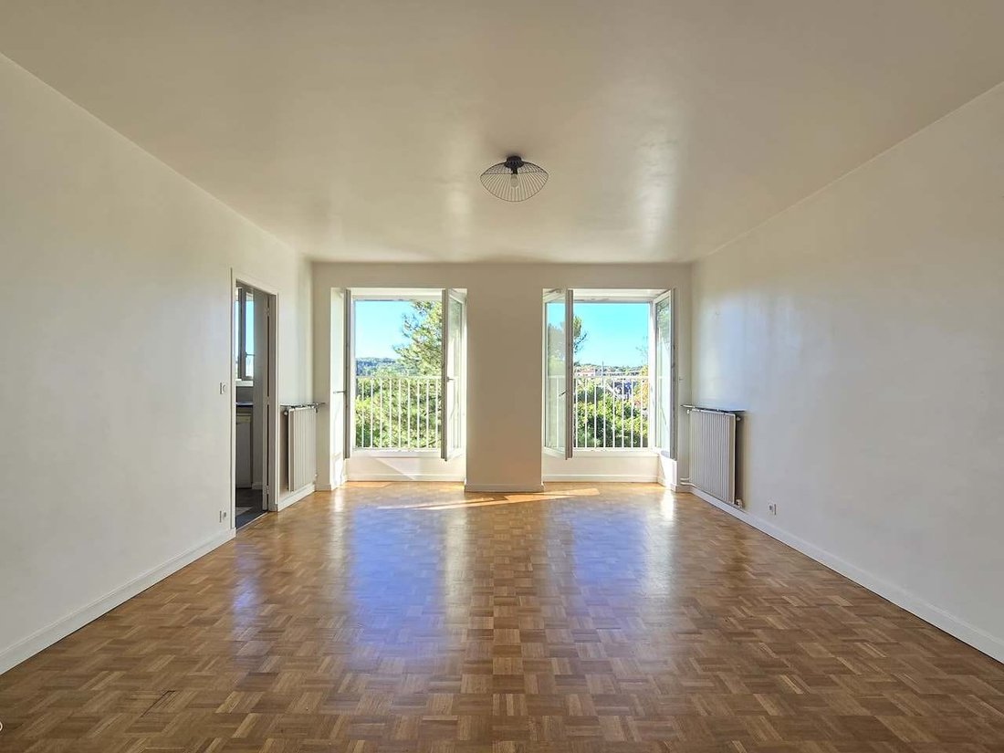 Apartment in Domaine National du Château, Versailles, France 1 - 18807317