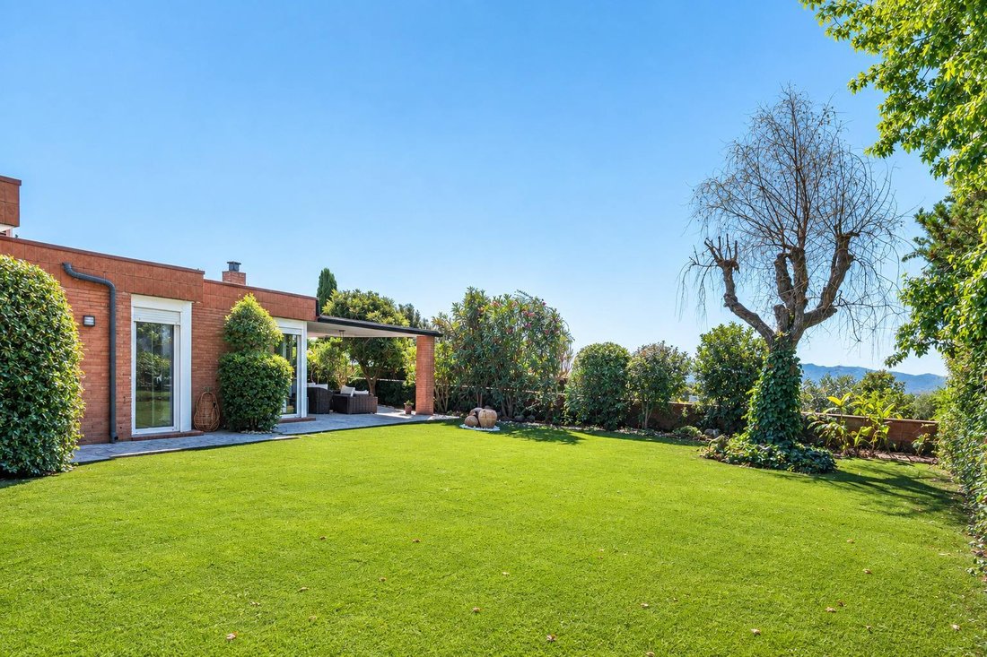 Villa in Bellaterra, Cerdanyola del Valles, Catalonia 2 - 18806645