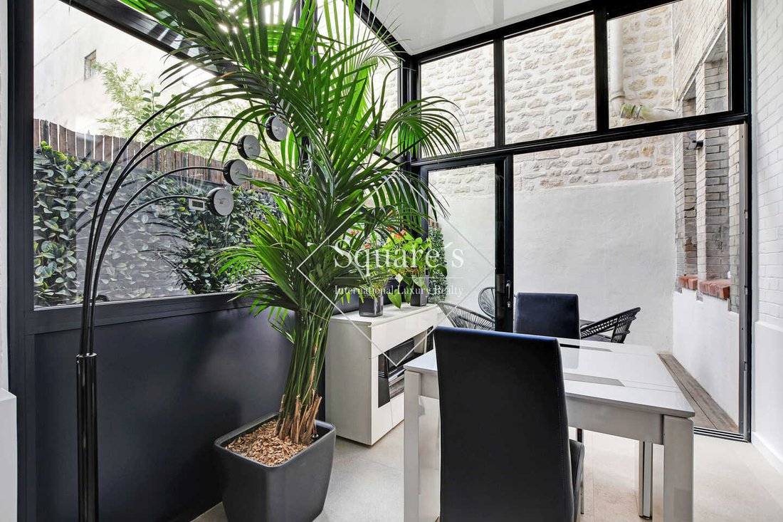 Apartment in Elysées-Madeleine, Paris 8e Arrondissement, Paris 2 - 18808723